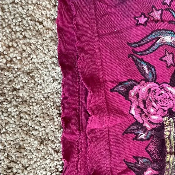 Sinful Pink Graphic T-Shirt with sparrows. Size Large - Picture 7 of 7